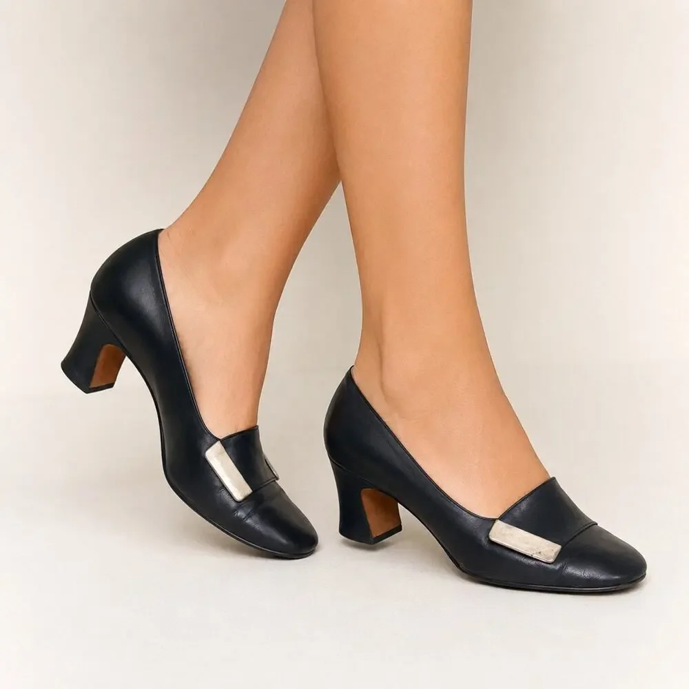 Vintage 1960s Berger Phillips Navy Leather Mod Pumps Size 7.5 M